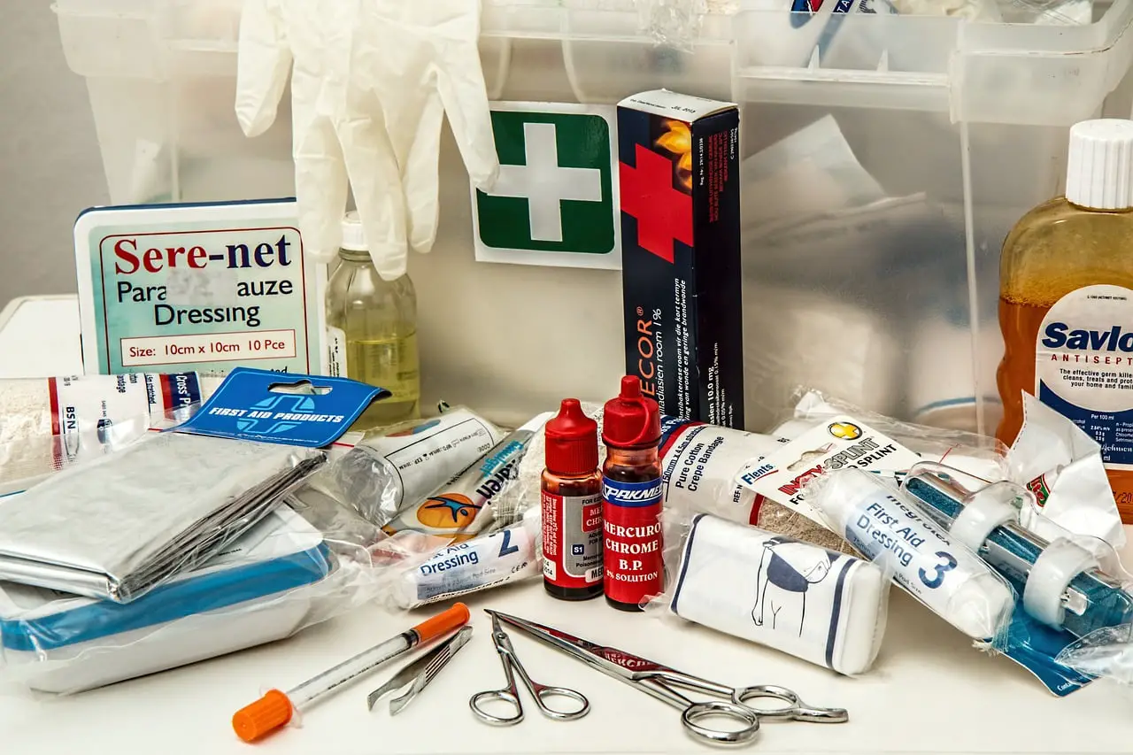 How to Create a Personalized First Aid Kit for Emergency Supplies?